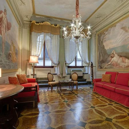 Ferienwohnung Palazzo Bucciolini Florenz Zimmer foto