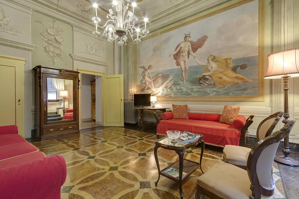 Ferienwohnung Palazzo Bucciolini Florenz Zimmer foto
